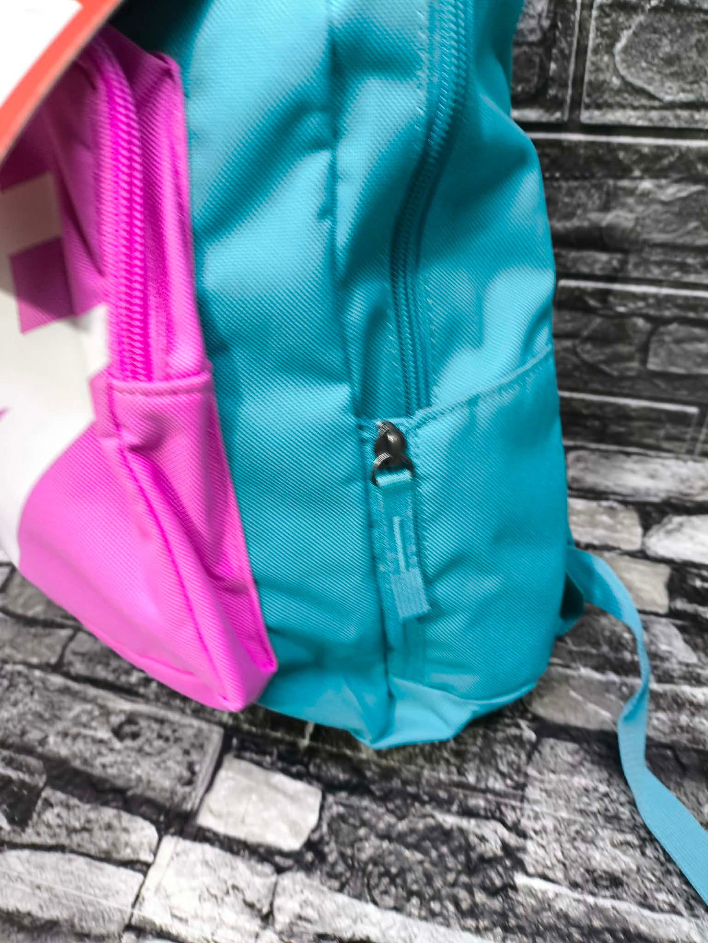 MOCHILA NIKE BRASILIA TURQUESA PINK (35 CM ALTO X 25CM ANCHO)
