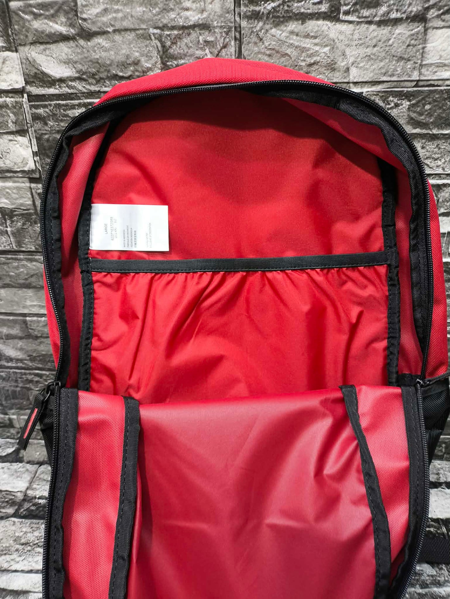 MOCHILA JORDAN SPLIT BAGPACK BRED (40 CM ALTO X 27 CM ANCHO , ESP LAP 14")