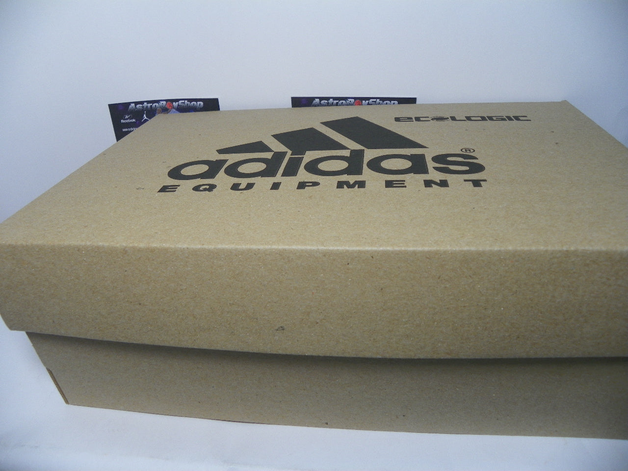 KOBE CRAZY 8 BLACK GREY 2023 EN CAJA ECOLOGICA