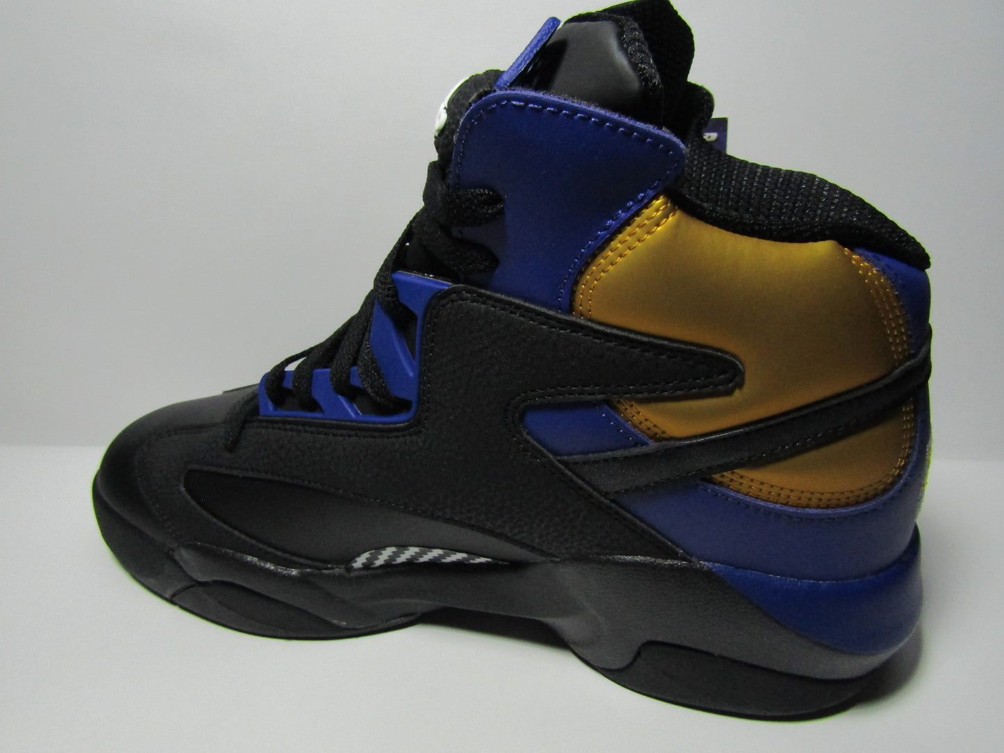 RBK SHAQ ATTAQ LAKERS PUMP EN CAJA LENGUETA INFLABLE