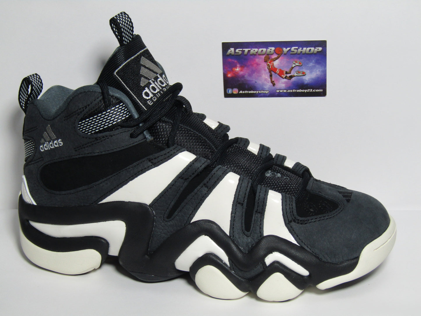 KOBE CRAZY 8 BLACK GREY 2023 EN CAJA