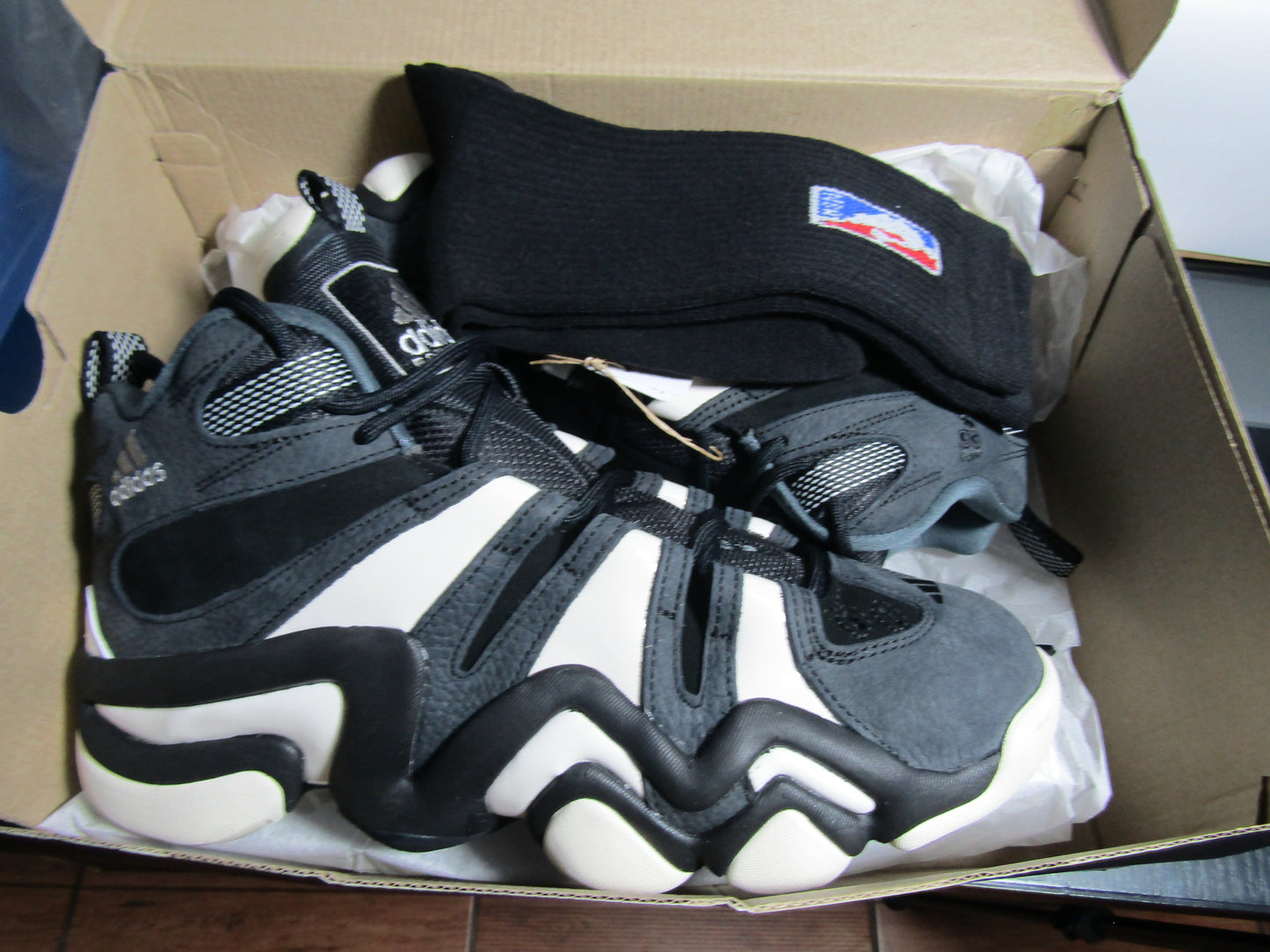 KOBE CRAZY 8 BLACK GREY 2023 EN CAJA