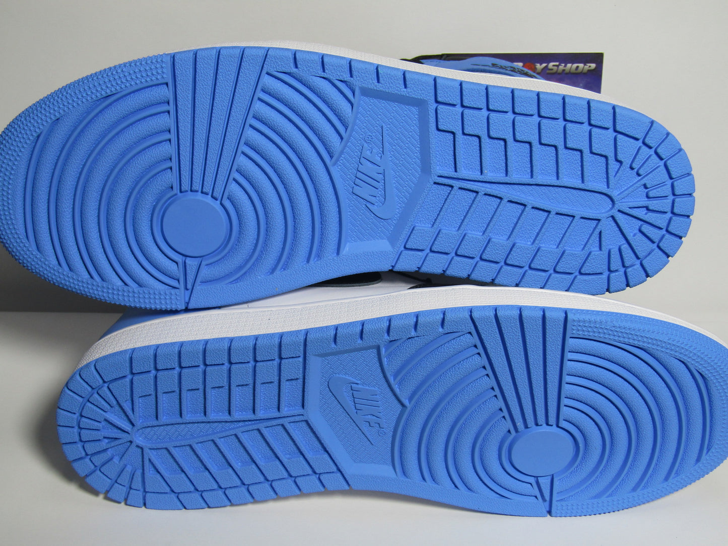 JORDAN 1 HIGH OG "UNC" EN CAJA