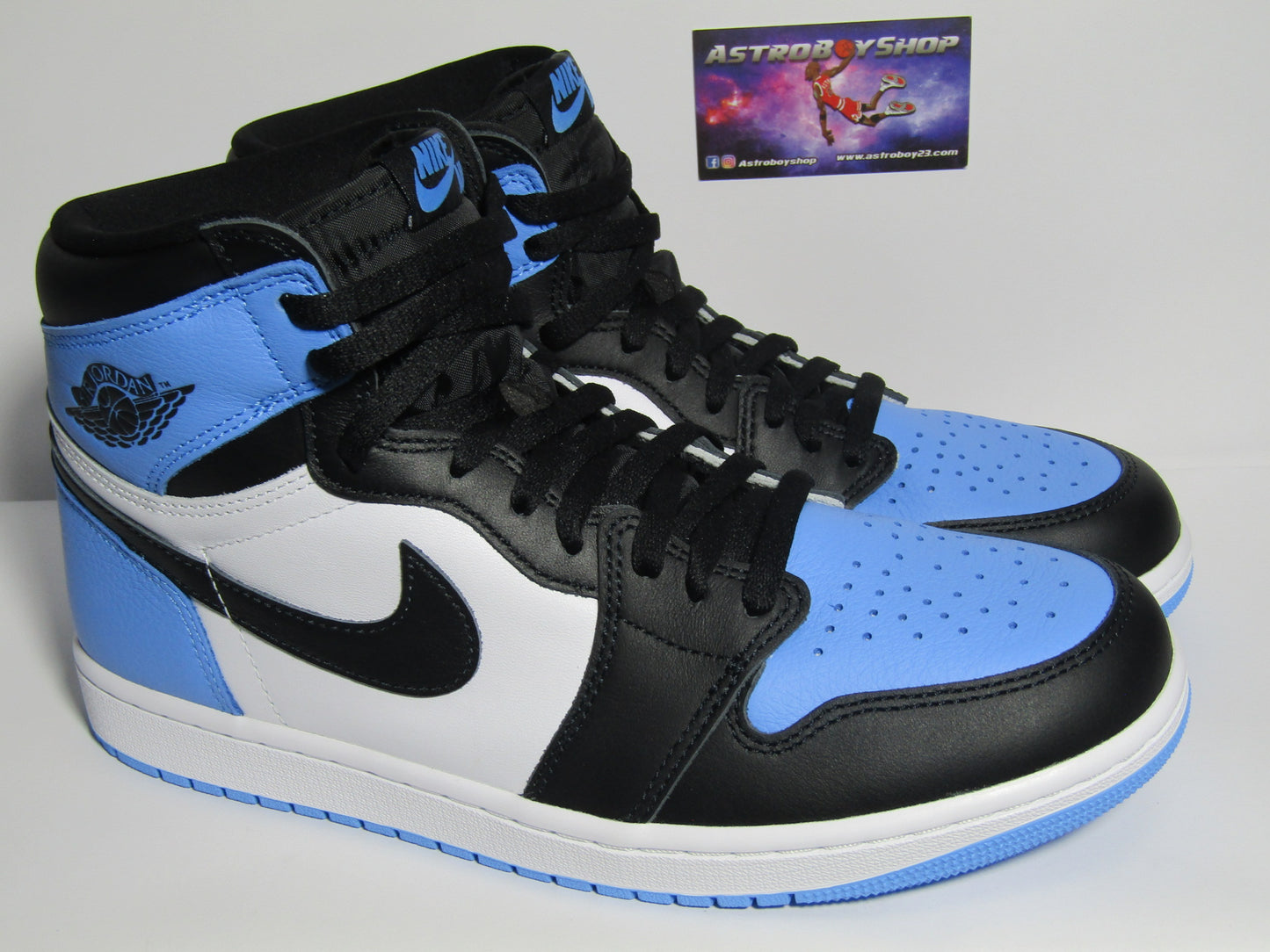 JORDAN 1 HIGH OG "UNC" EN CAJA