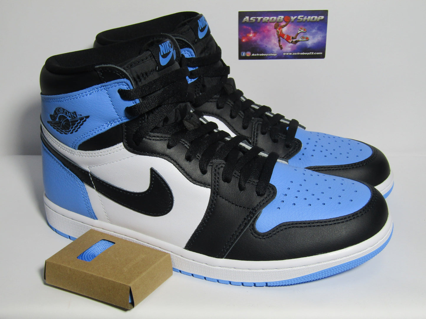 JORDAN 1 HIGH OG "UNC" EN CAJA