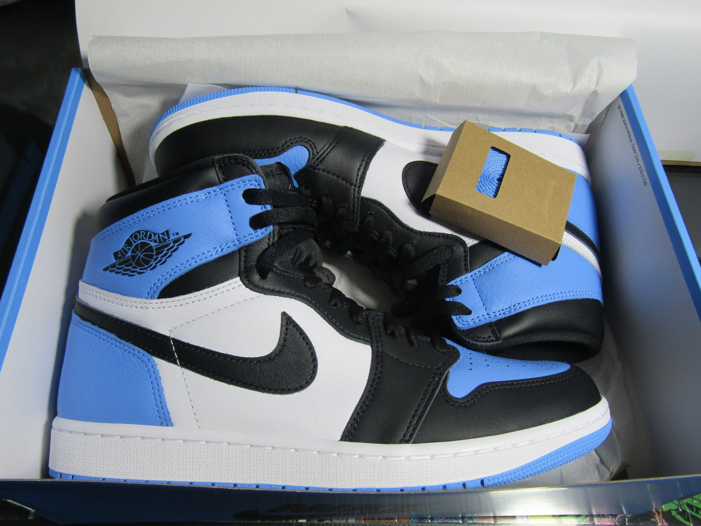 JORDAN 1 HIGH OG "UNC" EN CAJA