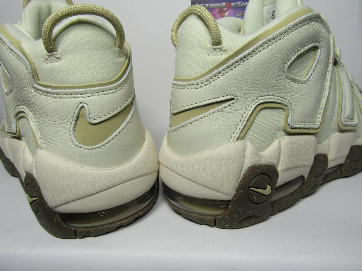 PIPPEN AIR MORE UPTEMPO "COCONUT MILK" EN CAJA