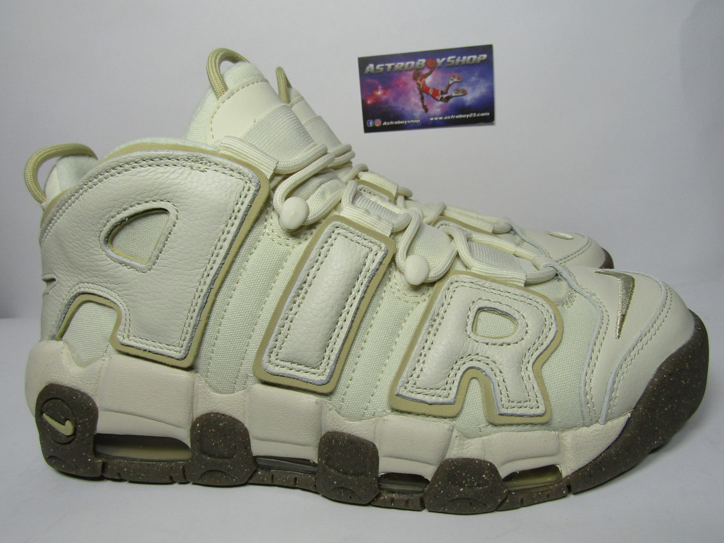 PIPPEN AIR MORE UPTEMPO "COCONUT MILK" EN CAJA