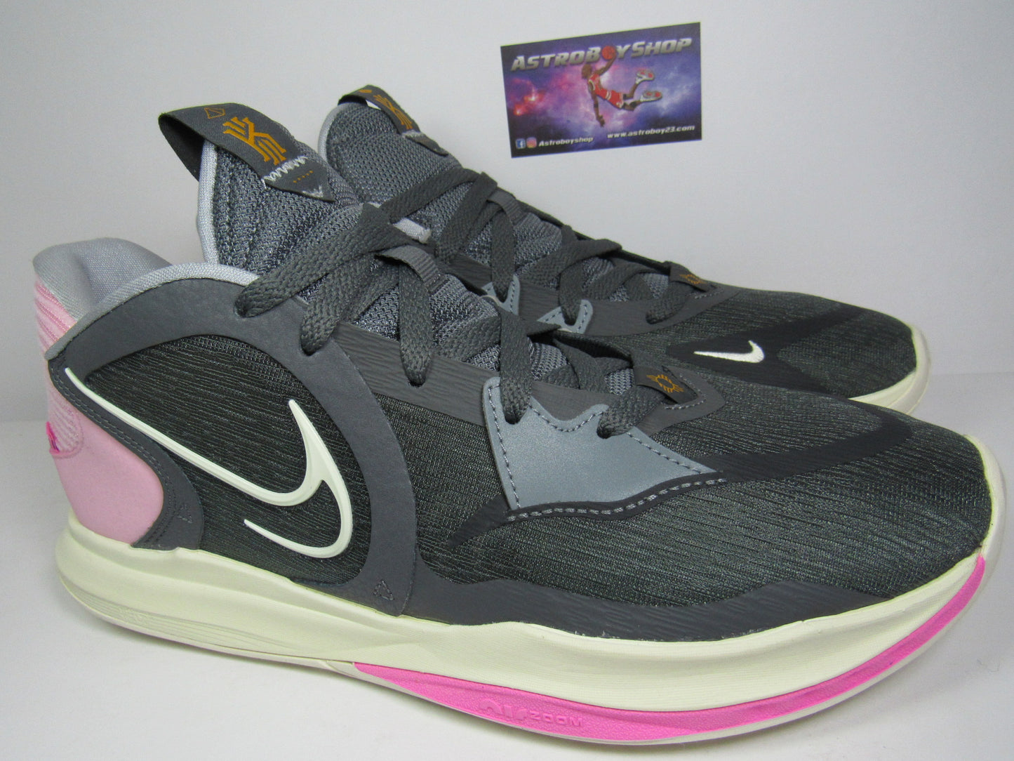 KYRIE 5 LOW IRON GREY EN CAJA NIKE