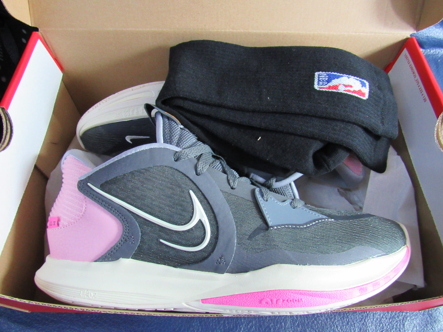 KYRIE 5 LOW IRON GREY EN CAJA NIKE