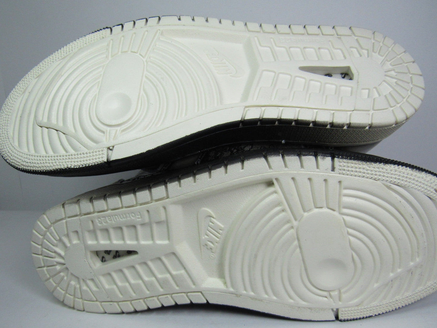 JORDAN 1 CMFT 2 CON FAMILIA DIA DE MUERTOS 2023 EN CAJA