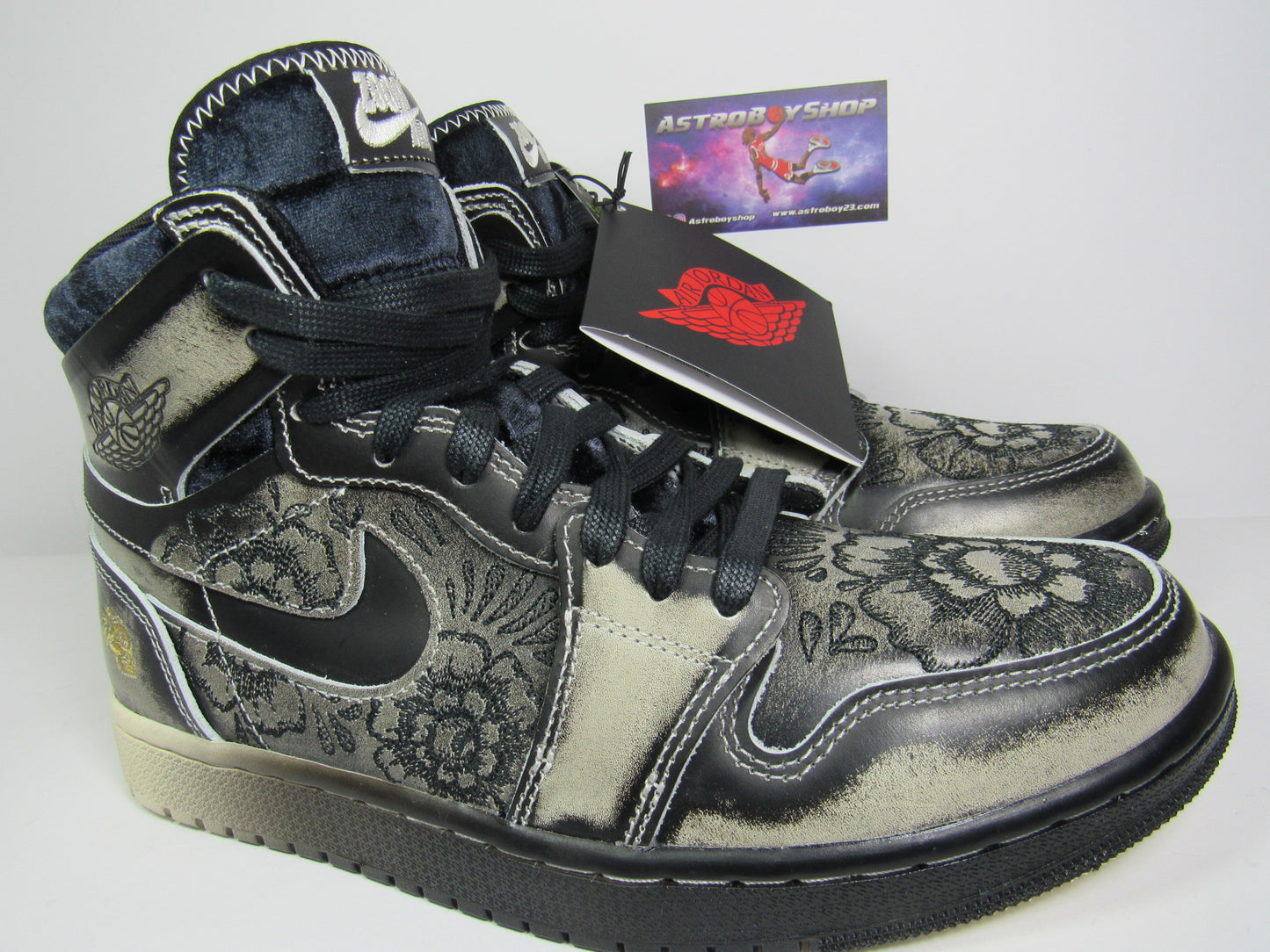 JORDAN 1 CMFT 2 CON FAMILIA DIA DE MUERTOS 2023 EN CAJA