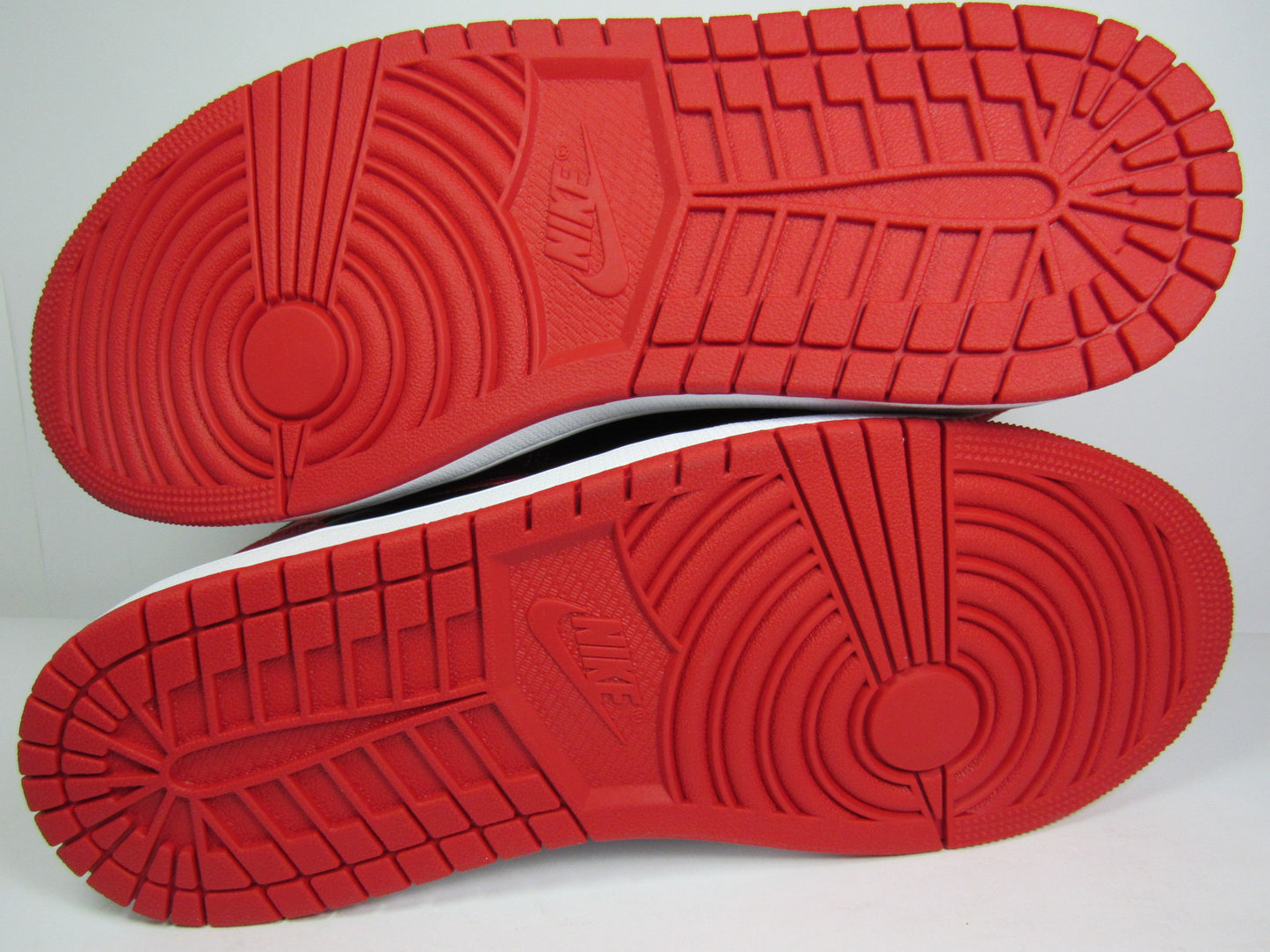 JORDAN 1 HIG (WMNS) SATIN BRED EN CAJA CON EXTRA LACES