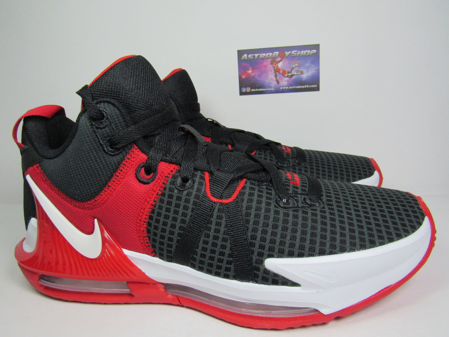 LEBRON WITNESS 7 BRED EN CAJA