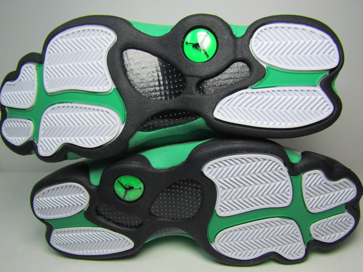 JORDAN 13 LUCKY GREEN EN CAJA