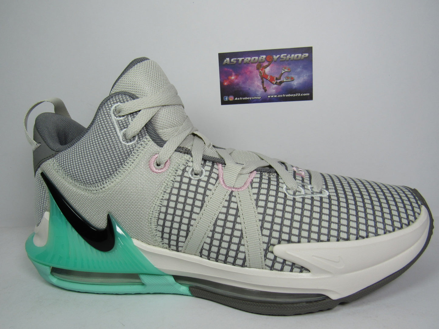 LEBRON WITNESS 7 BONE EN CAJA