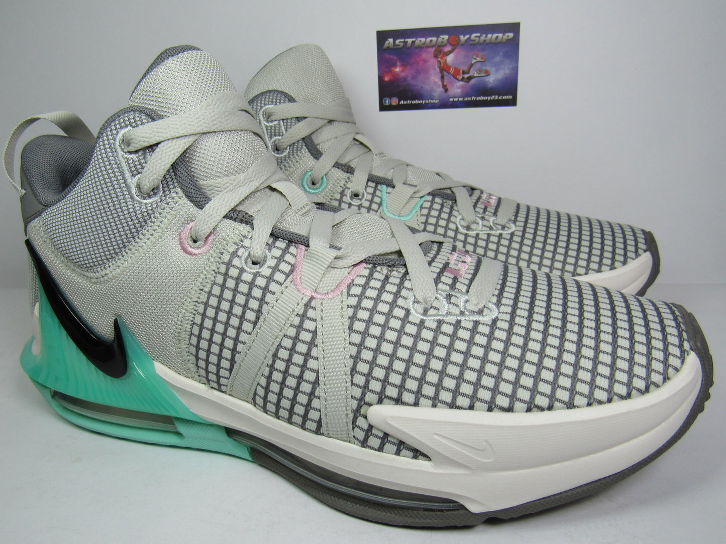 LEBRON WITNESS 7 BONE EN CAJA