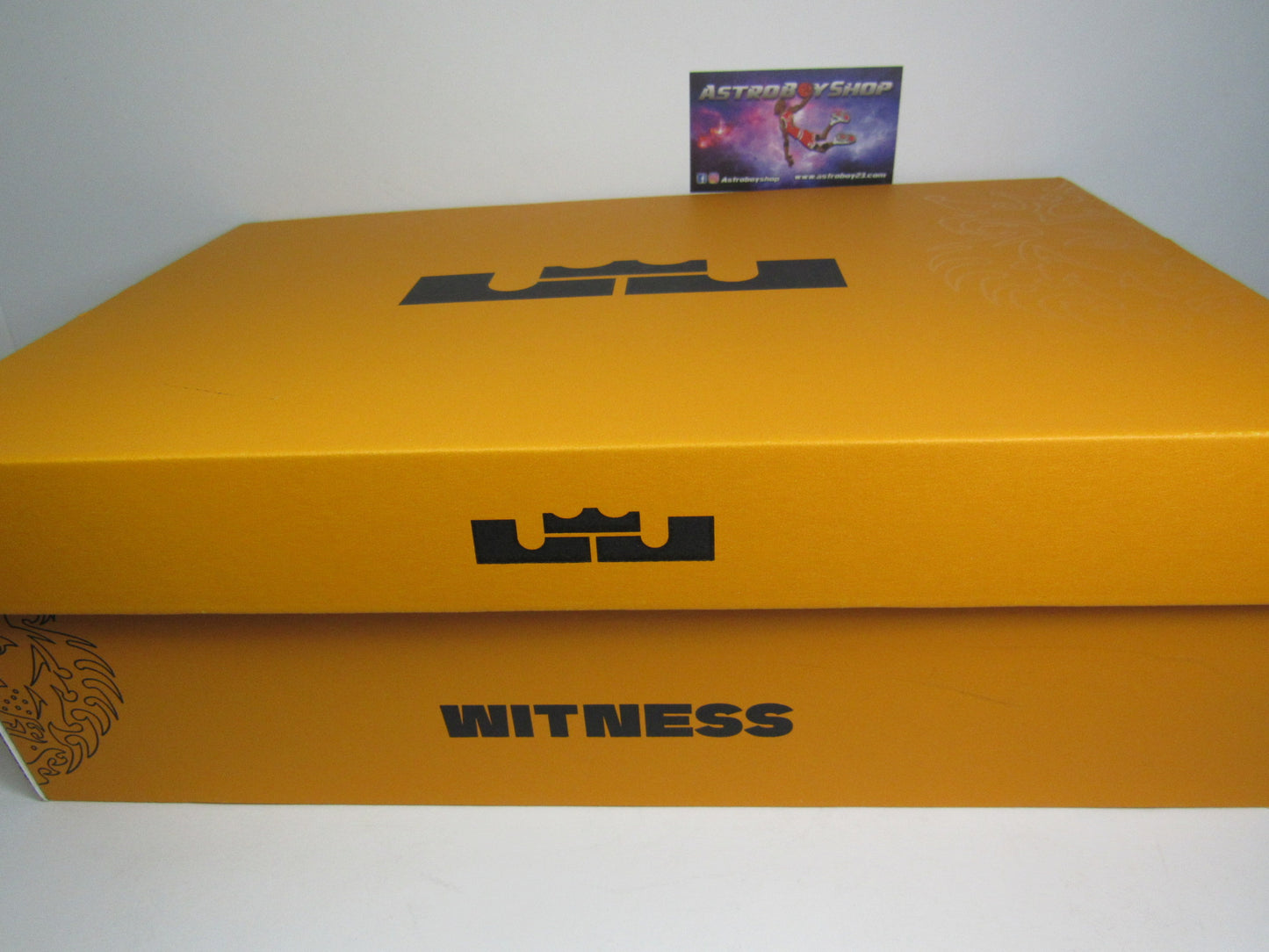 LEBRON WITNESS 7 BONE EN CAJA
