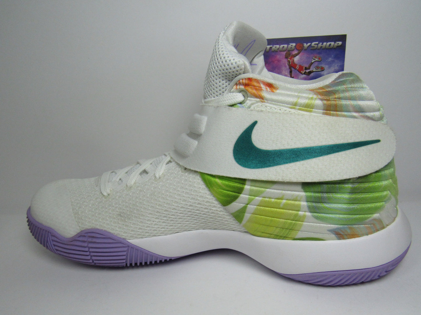 KYRIE 2 PASCUA EN CAJA DE REPUESTO