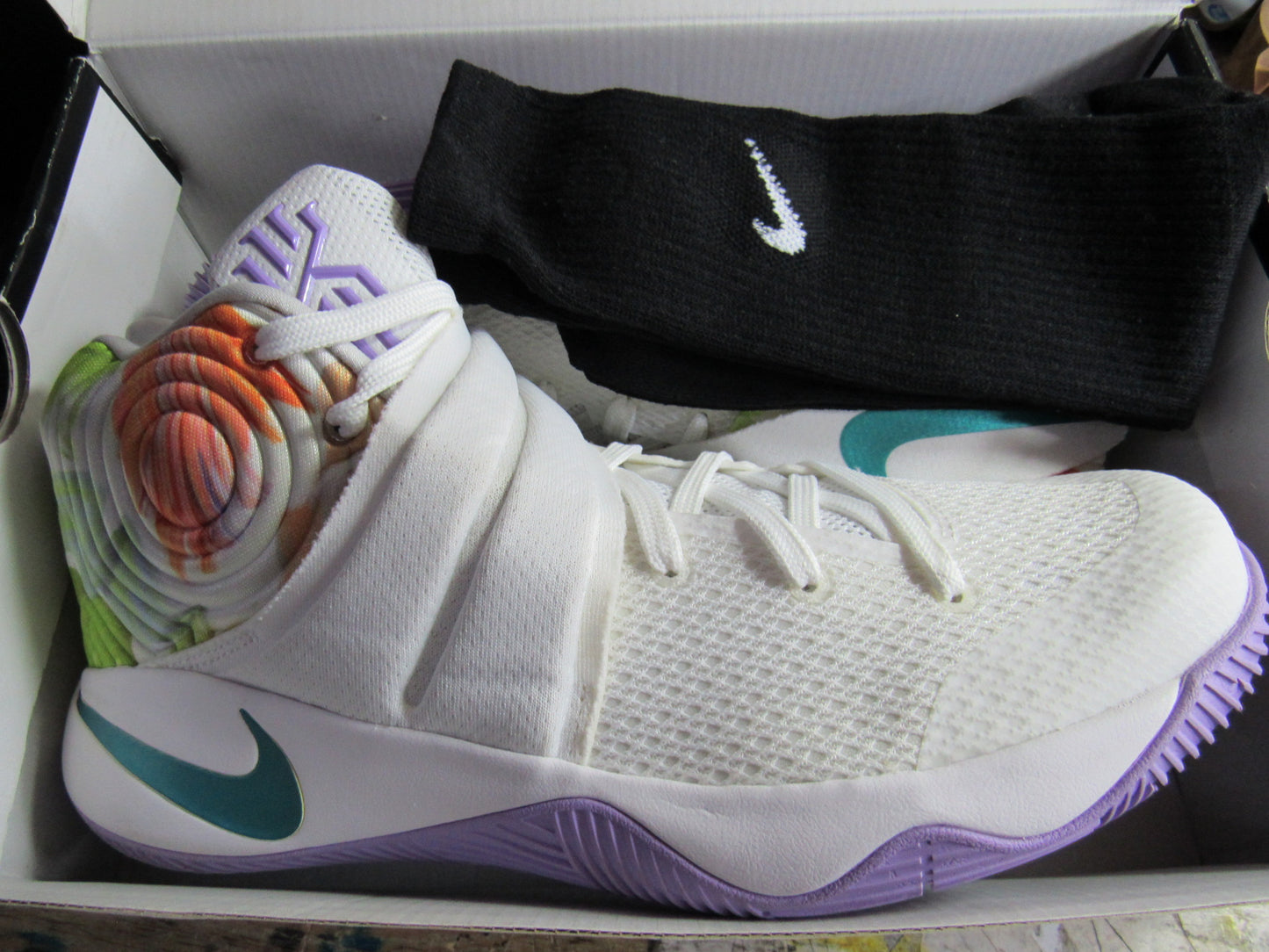 KYRIE 2 PASCUA EN CAJA DE REPUESTO
