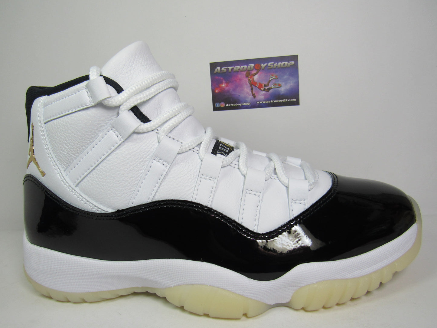 JORDAN XI GRATITUDE DMP 2023 GOLD EN CAJA