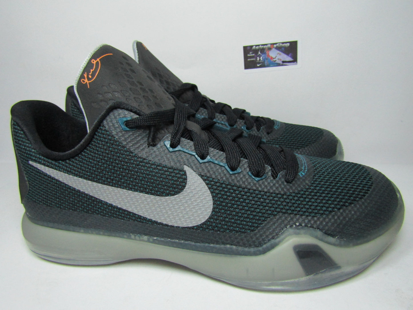 KOBE X FLIGHT KIDS EN CAJA NIKE