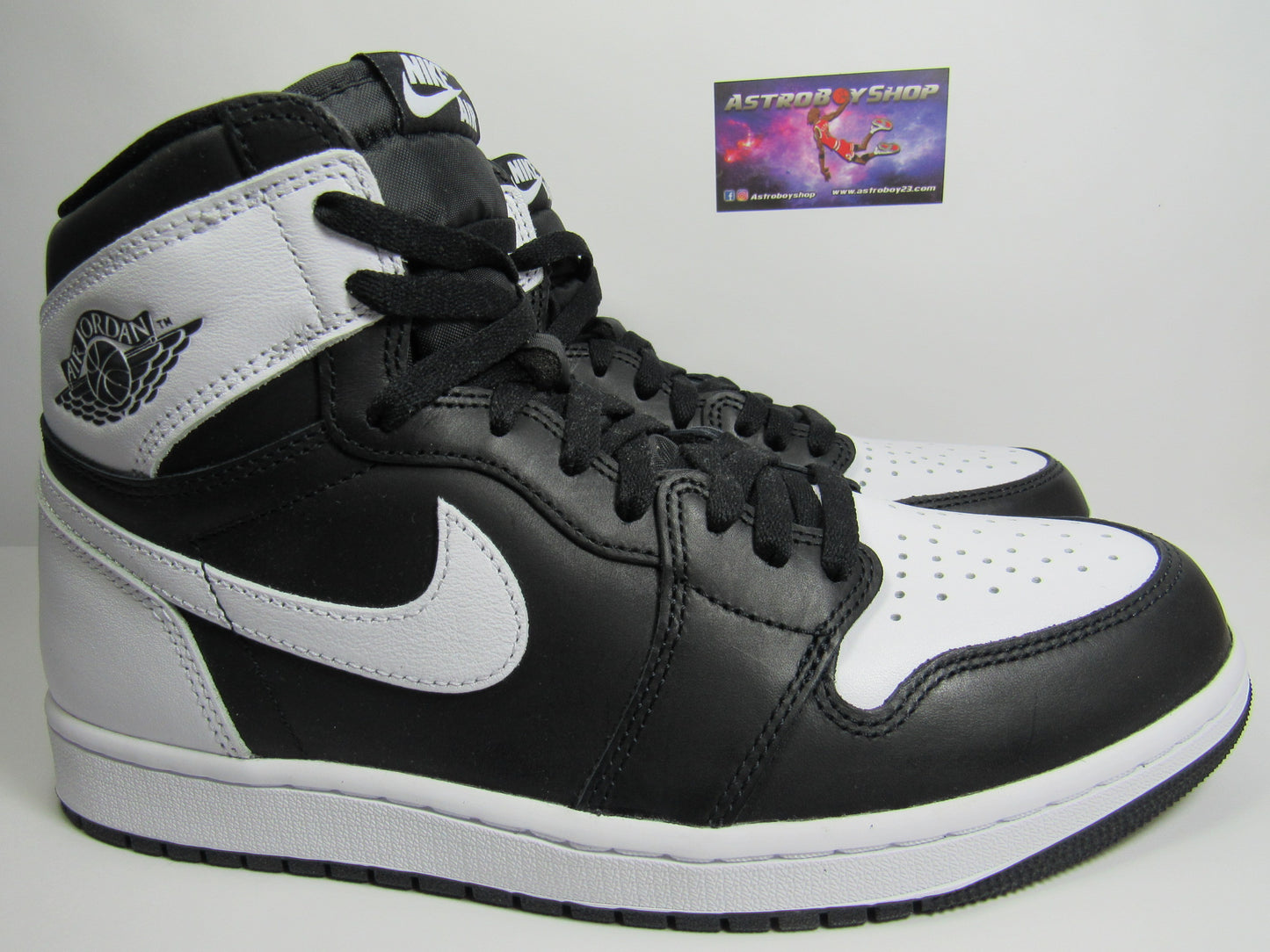 JORDAN 1 HIGH "BLACK AND WHITE" EN CAJA