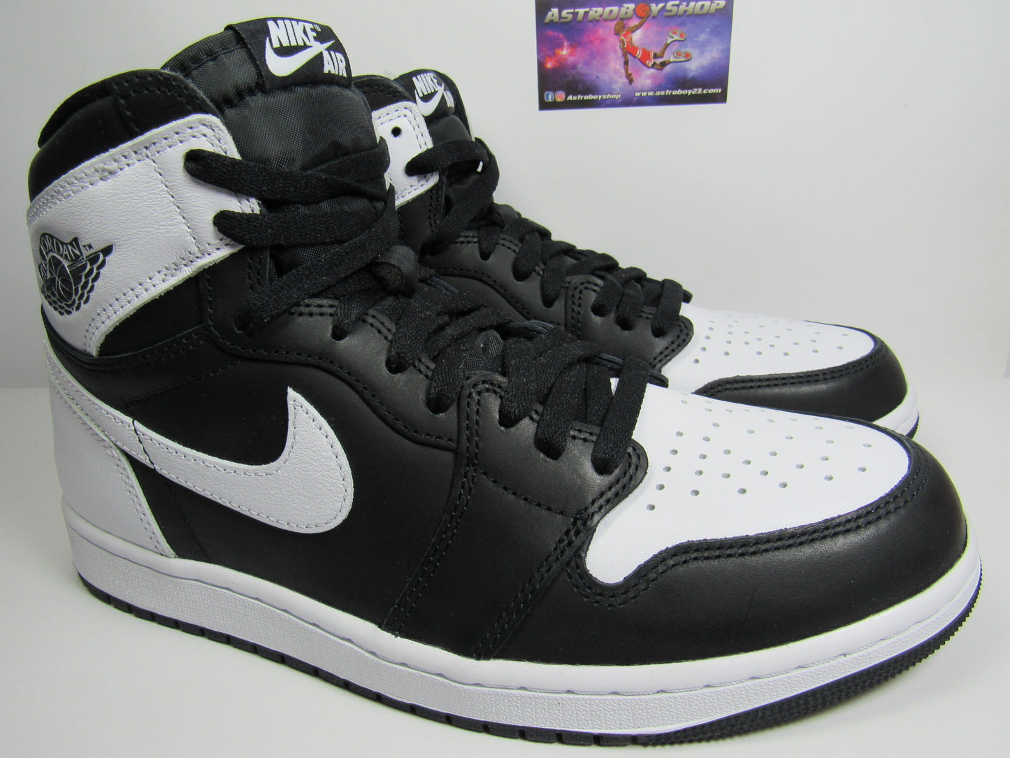 JORDAN 1 HIGH "BLACK AND WHITE" EN CAJA