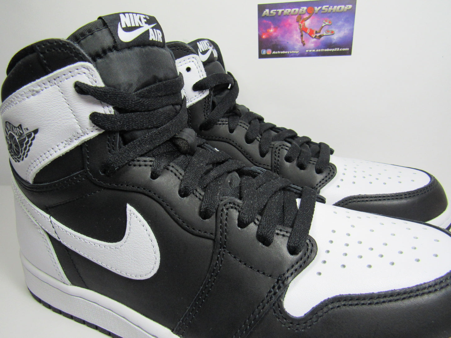 JORDAN 1 HIGH "BLACK AND WHITE" EN CAJA