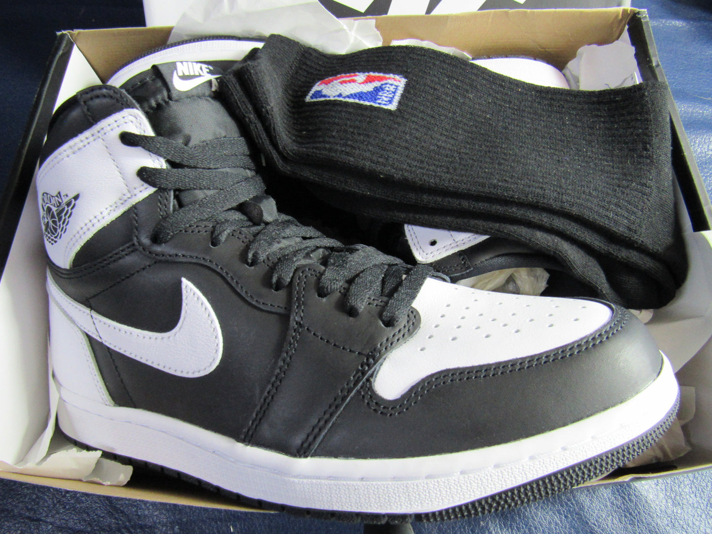 JORDAN 1 HIGH "BLACK AND WHITE" EN CAJA