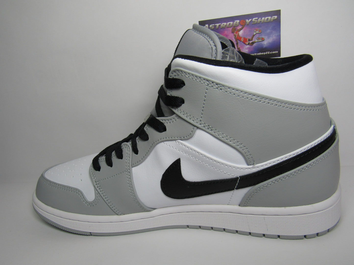 JORDAN 1 MID "SMOKE GREY" EN CAJA