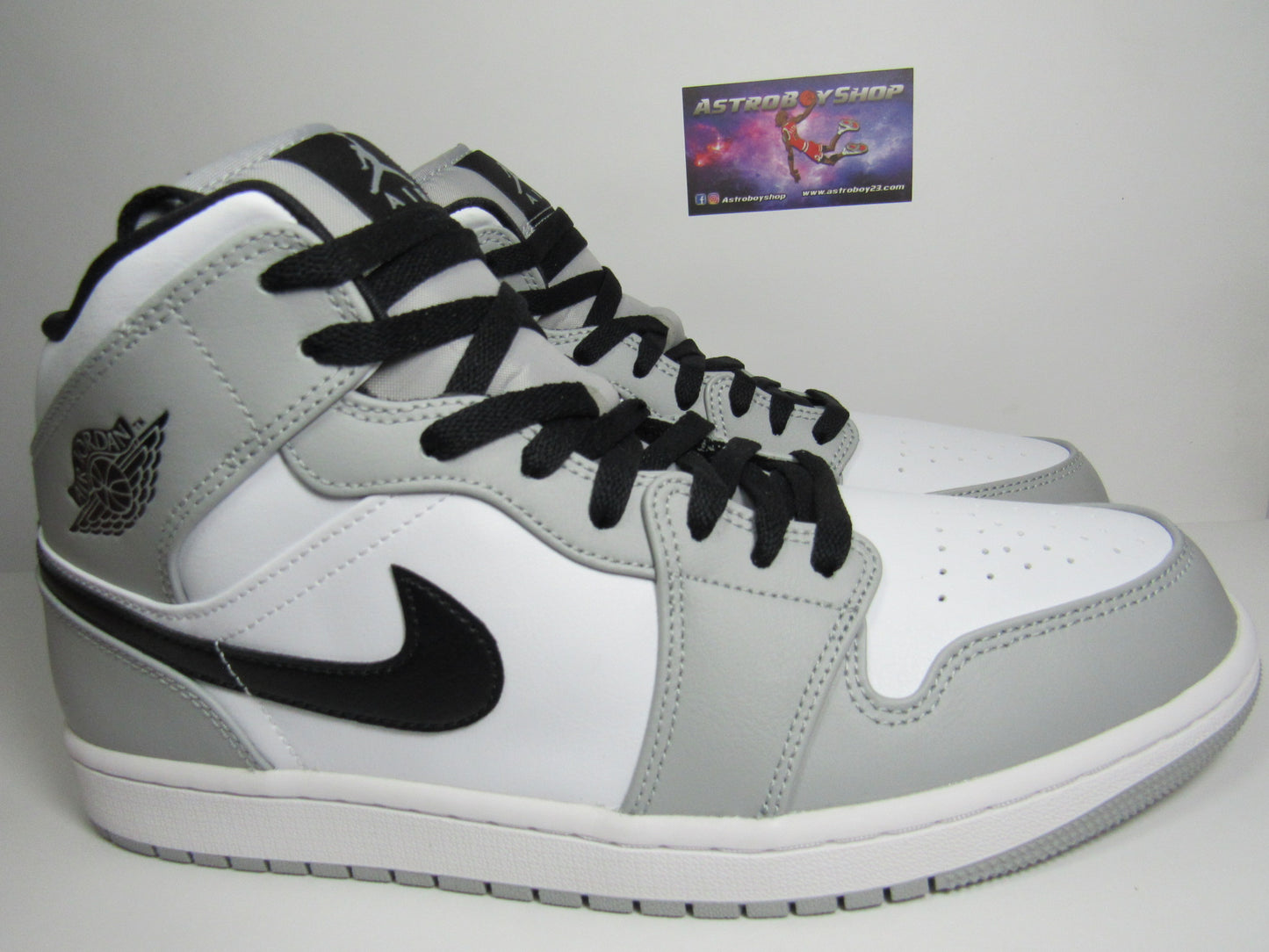 JORDAN 1 MID "SMOKE GREY" EN CAJA