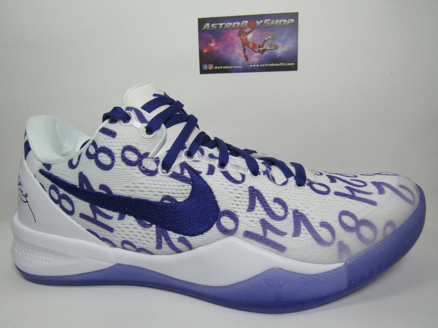 KOBE 8 PROTRO COURT PURPLE EN CAJA