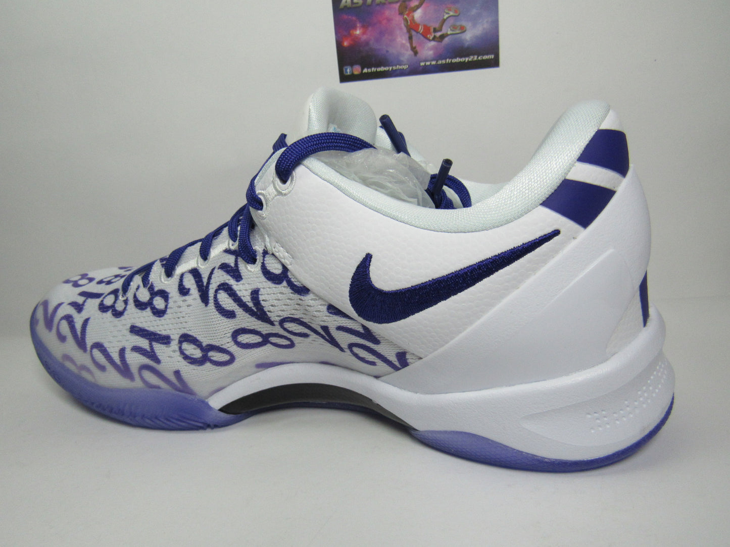 KOBE 8 PROTRO COURT PURPLE EN CAJA
