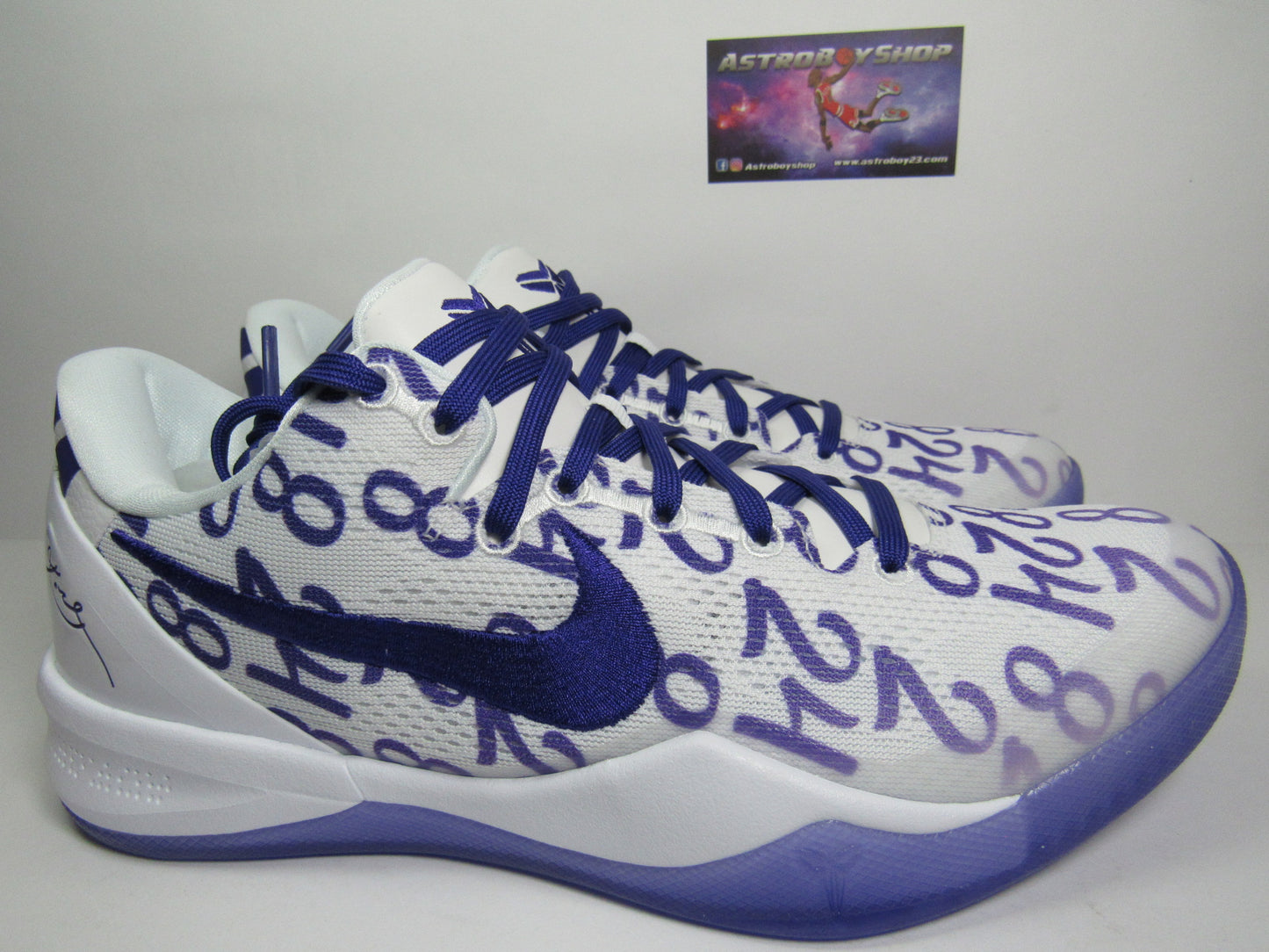 KOBE 8 PROTRO COURT PURPLE EN CAJA