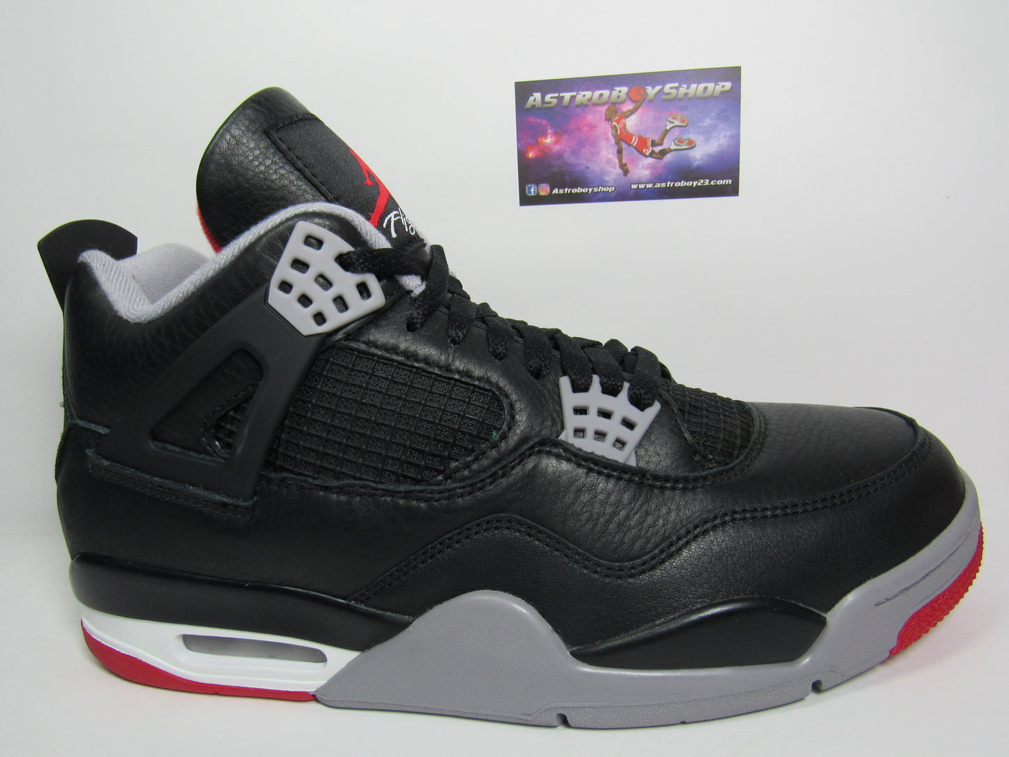 JORDAN 4 BRED REIMAGINED EN CAJA