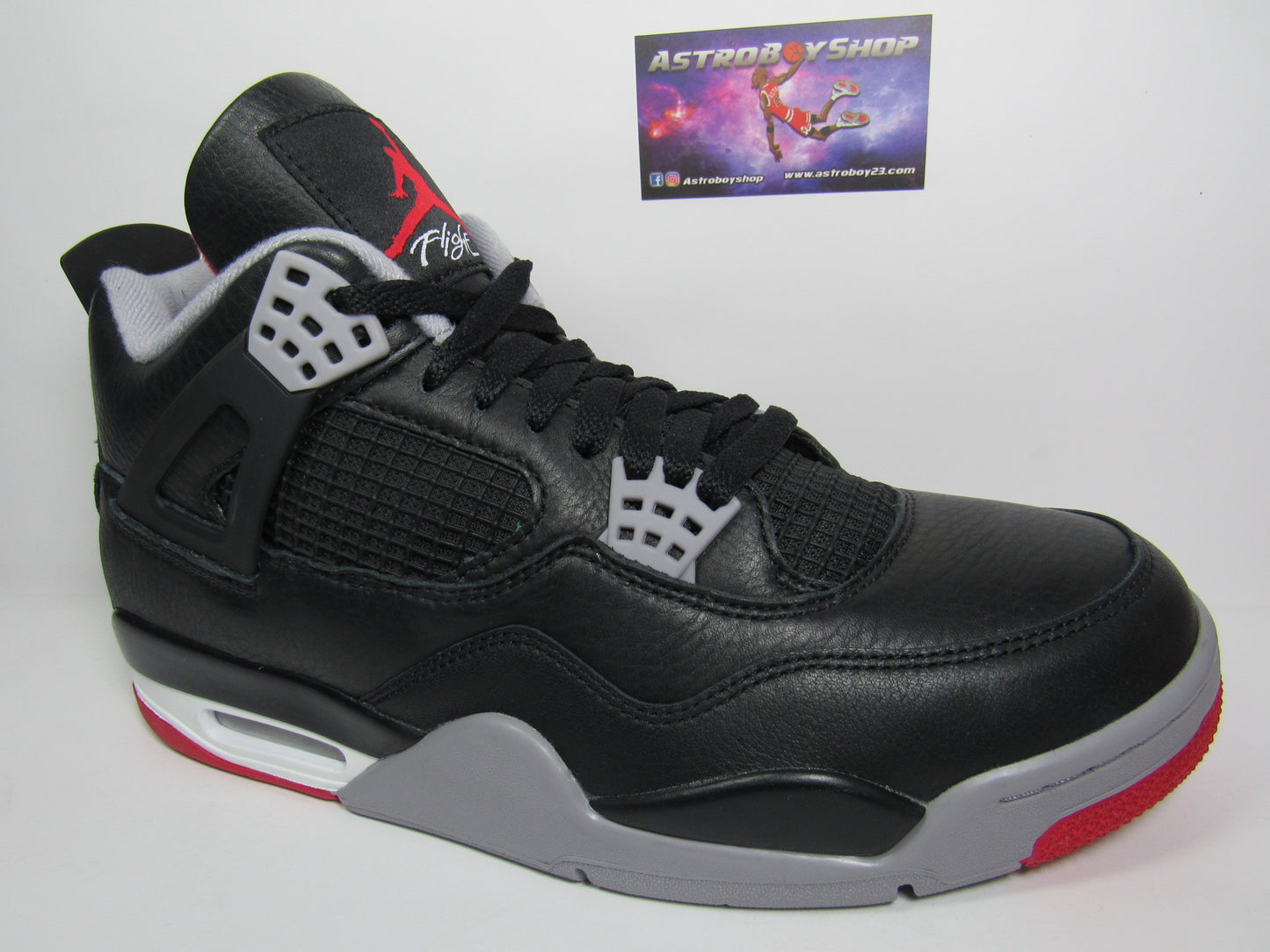 JORDAN 4 BRED REIMAGINED EN CAJA
