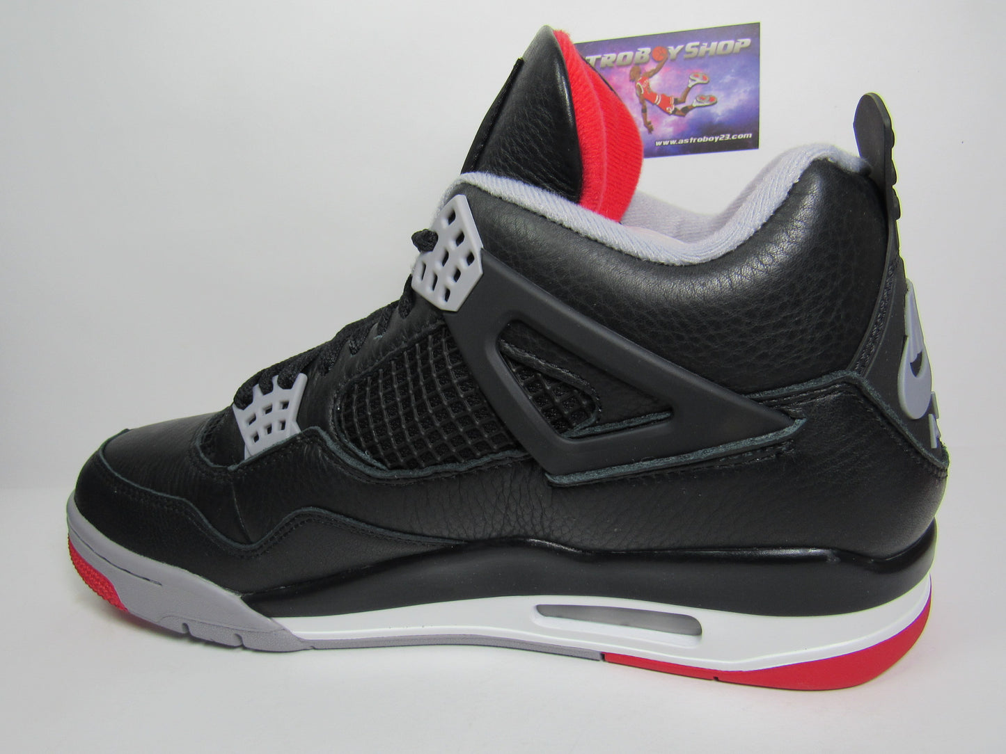 JORDAN 4 BRED REIMAGINED EN CAJA