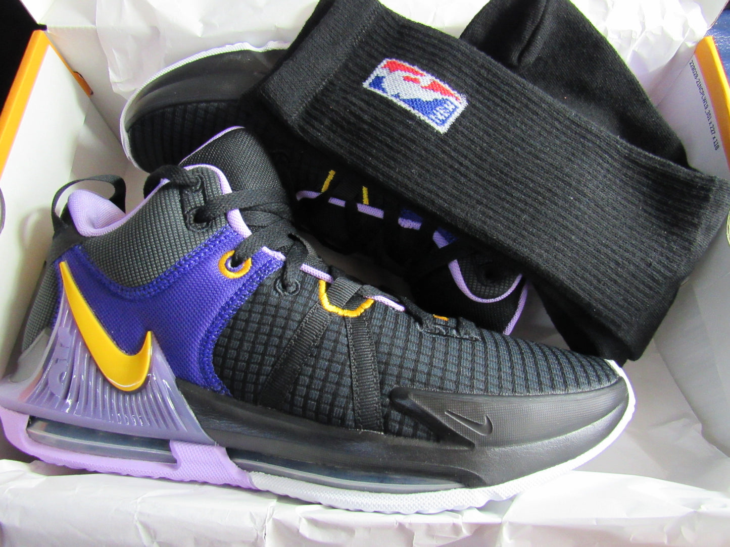 LEBRON WITNESS 7 LAKERS HOME EN CAJA