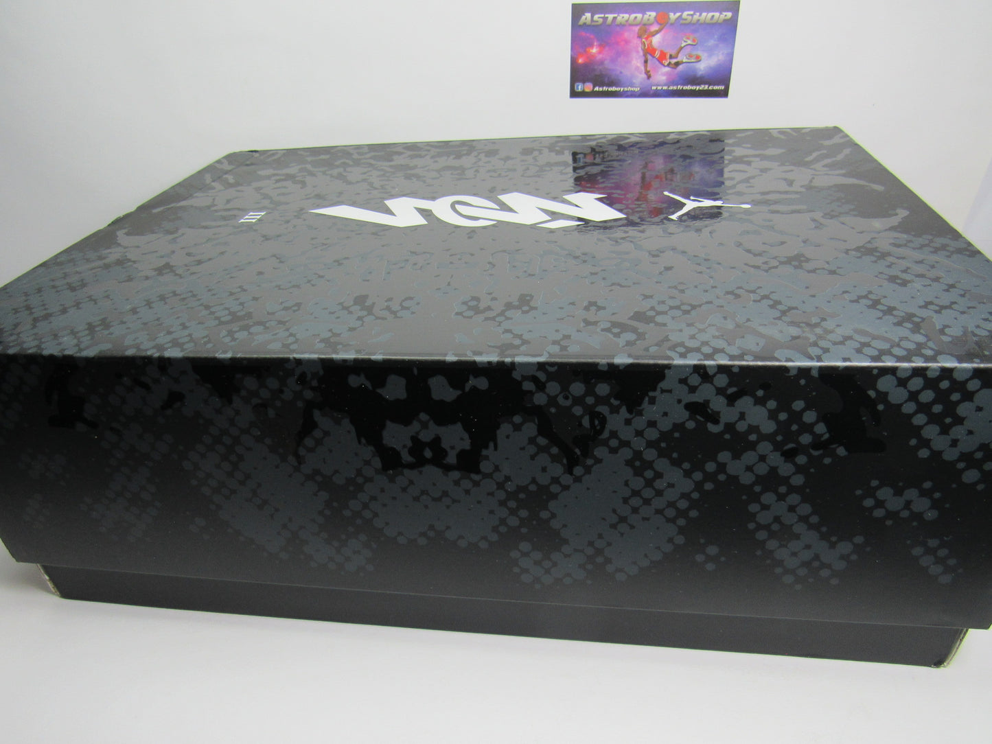 JORDAN ZION 3 GLOW IN THE DARK FOSFORECENTES EN CAJA