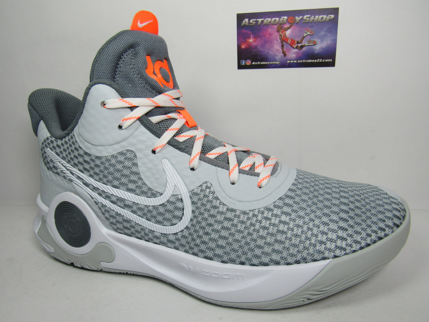 KEVIN DURANT TREY IX PURE PLATINUM EN CAJA