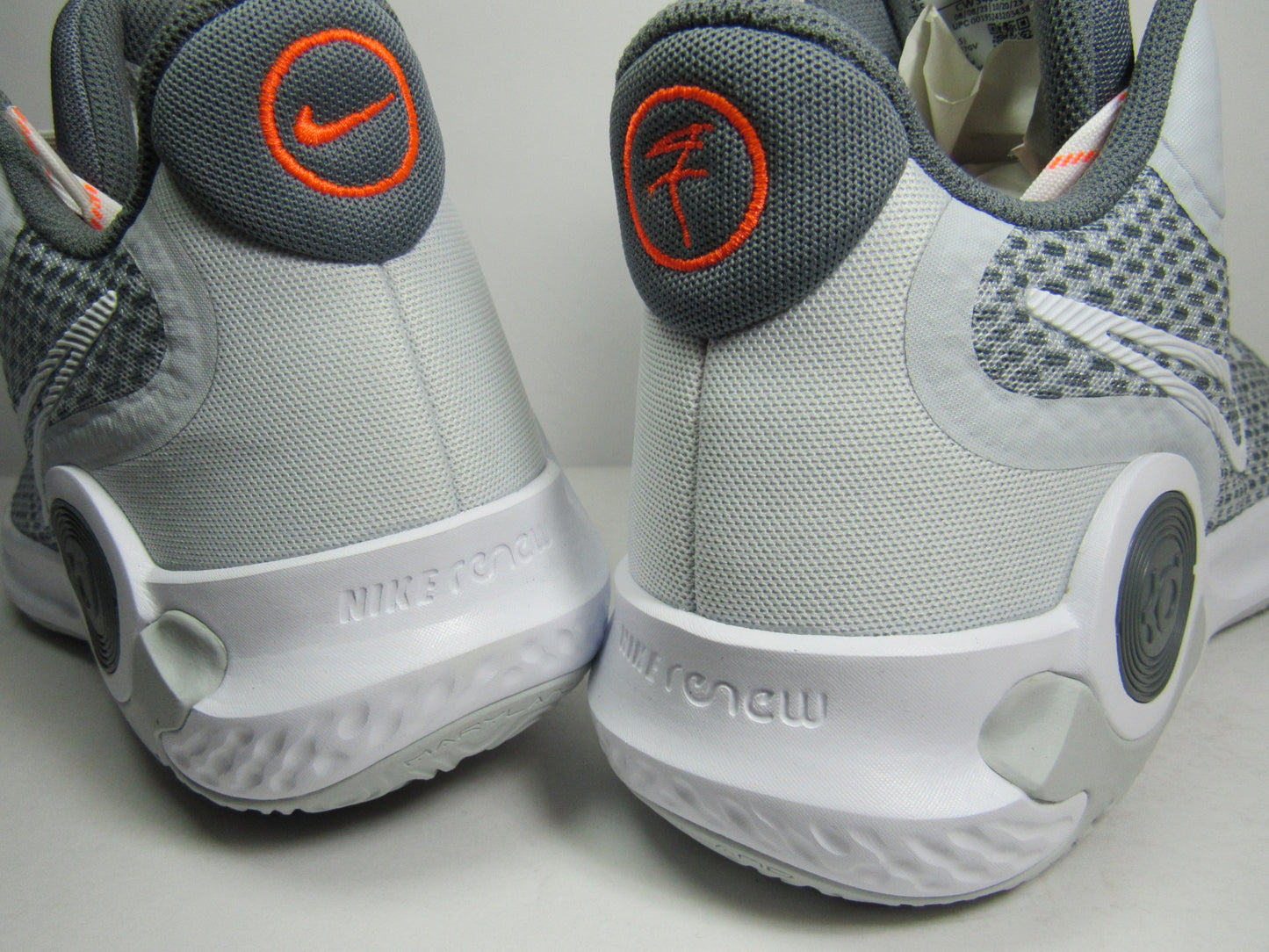 KEVIN DURANT TREY IX PURE PLATINUM EN CAJA
