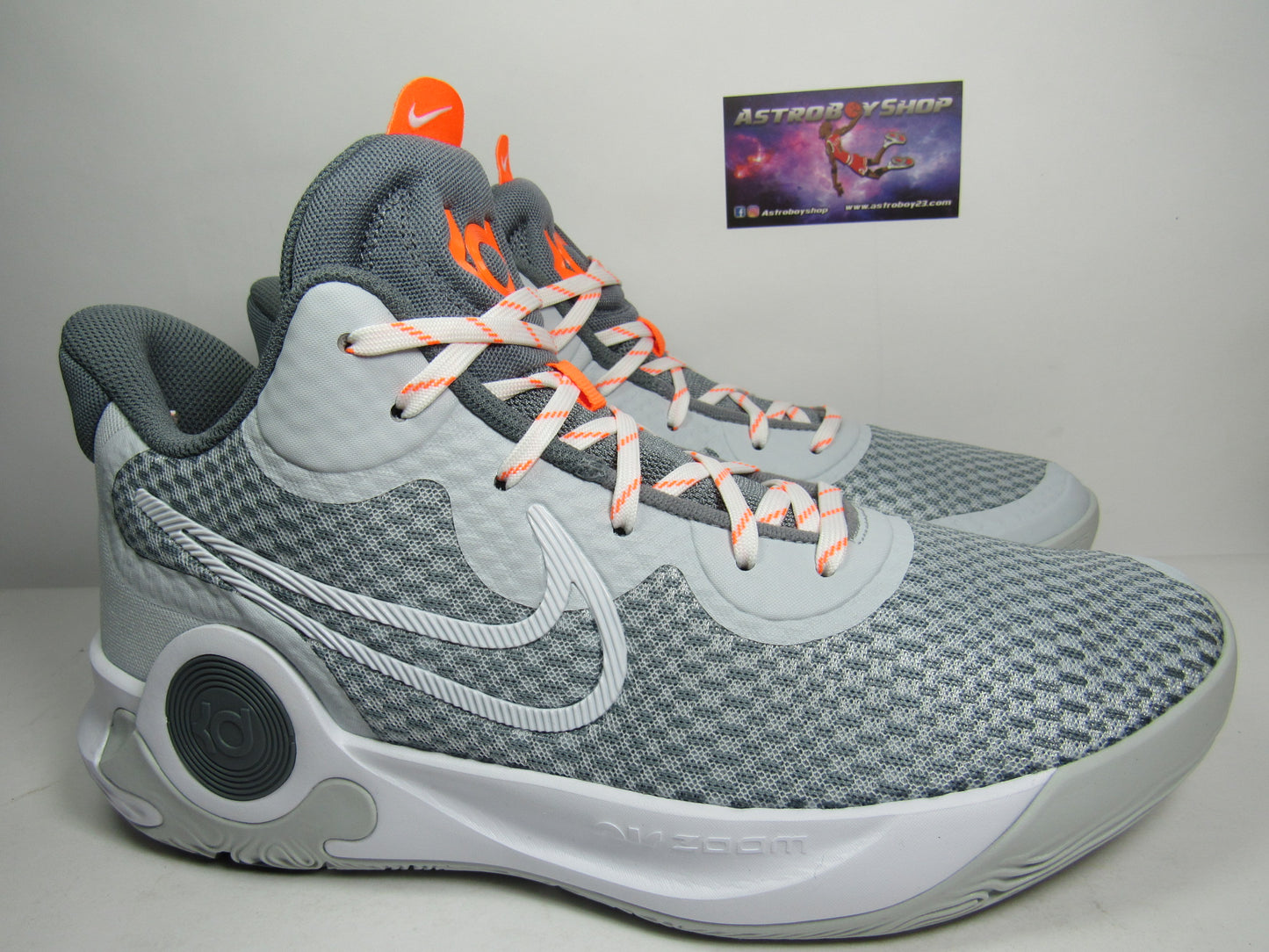 KEVIN DURANT TREY IX PURE PLATINUM EN CAJA