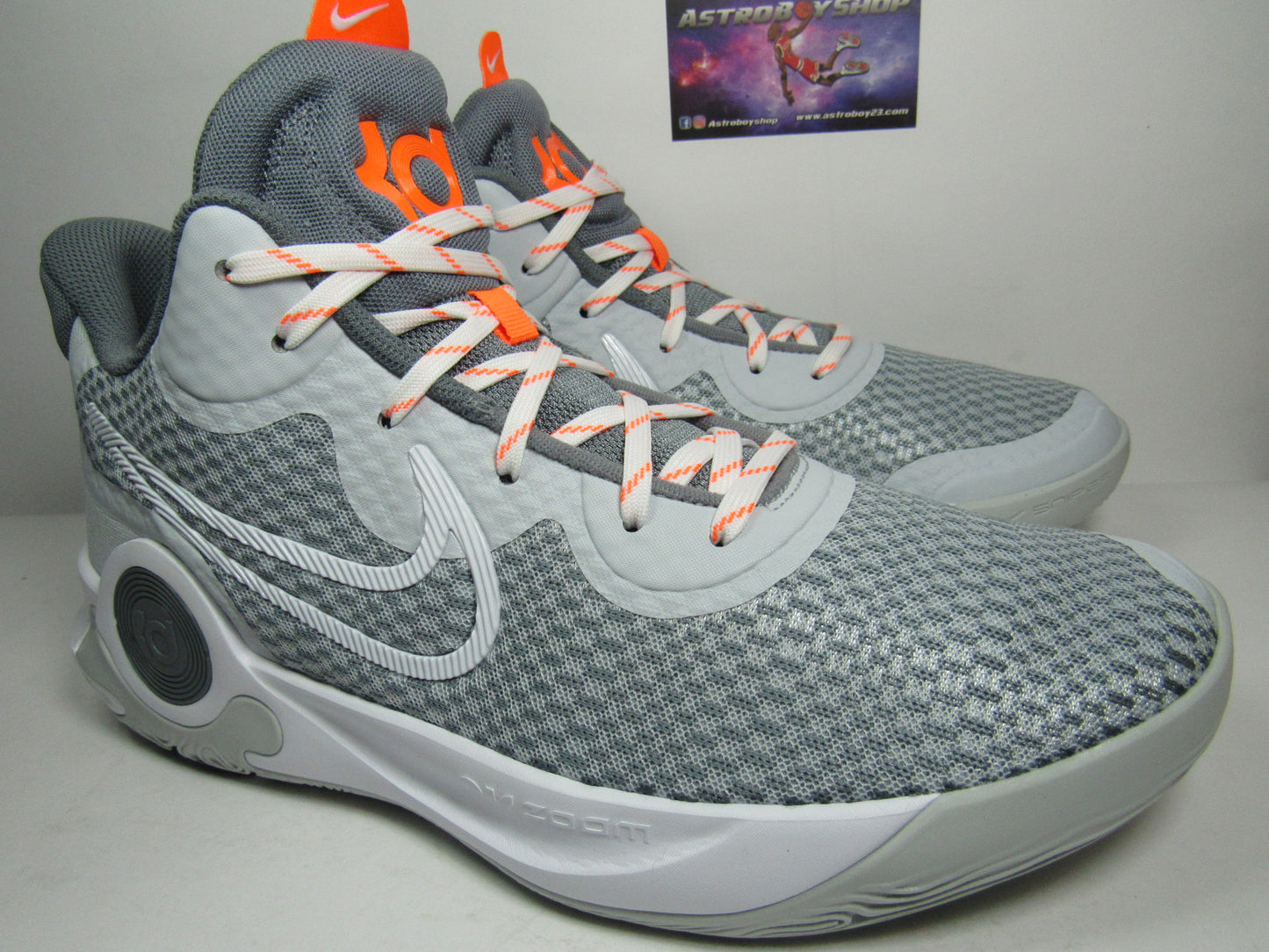 KEVIN DURANT TREY IX PURE PLATINUM EN CAJA