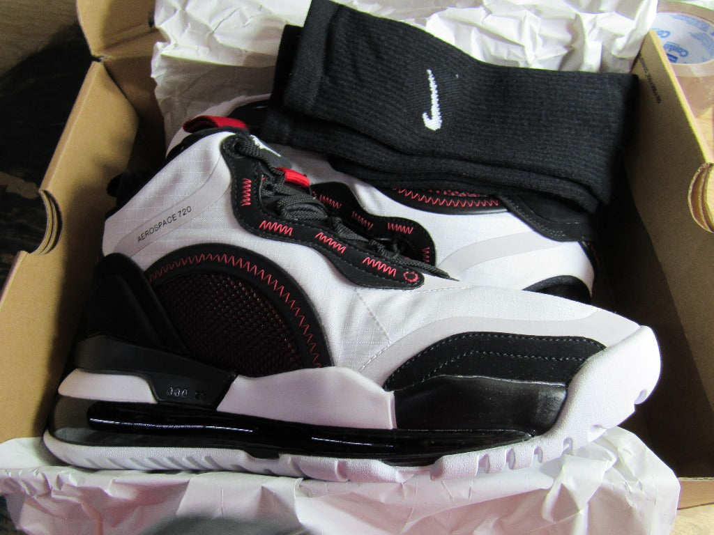 JORDAN AEROSPACE 720 WHITE & BLACK EN CAJA