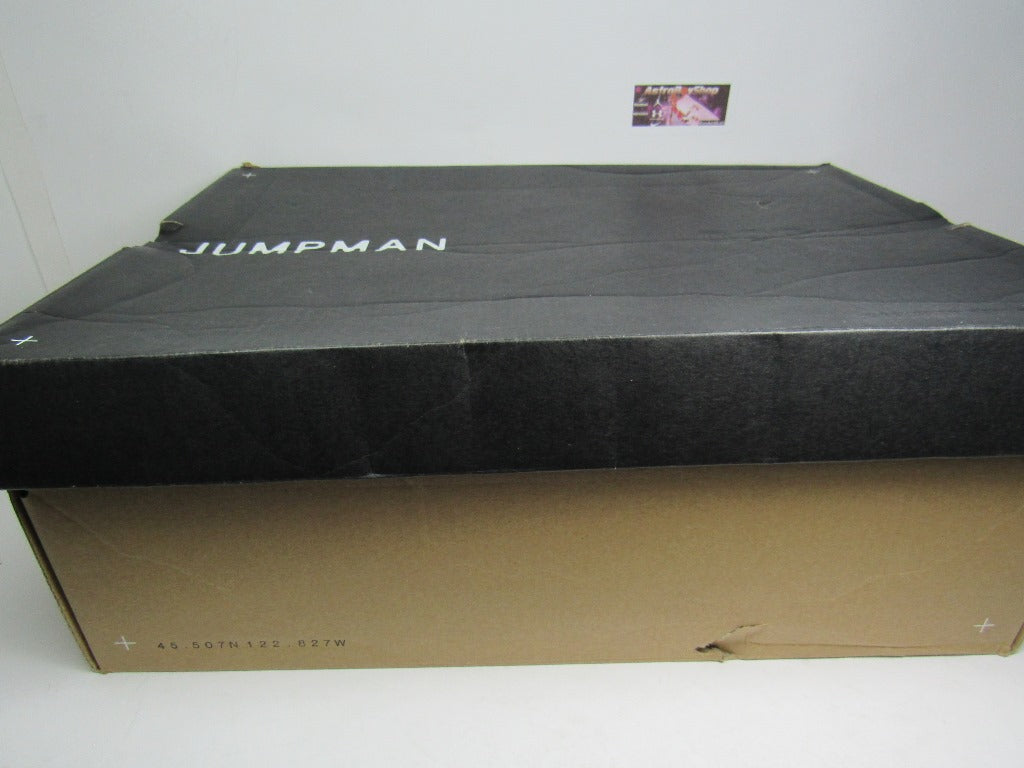 JORDAN AEROSPACE 720 WHITE & BLACK EN CAJA