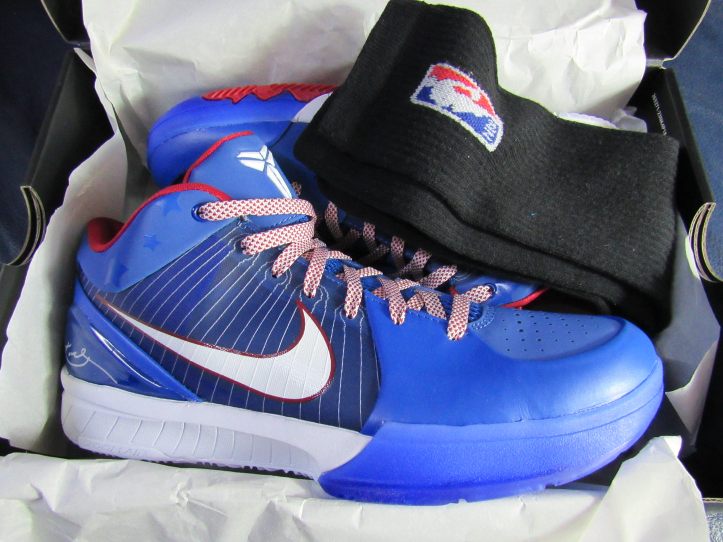 KOBE 4 "PHILLY" EN CAJA