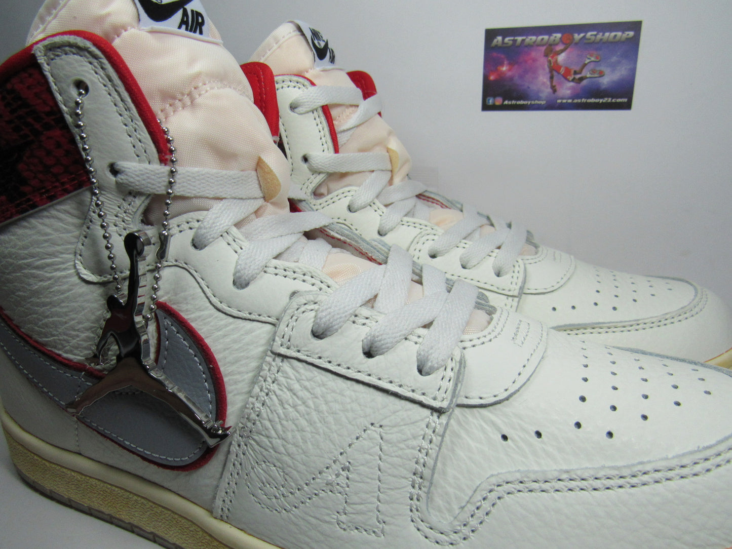 JORDAN AIR SHIP X AWAHE LIMITED EN CAJA