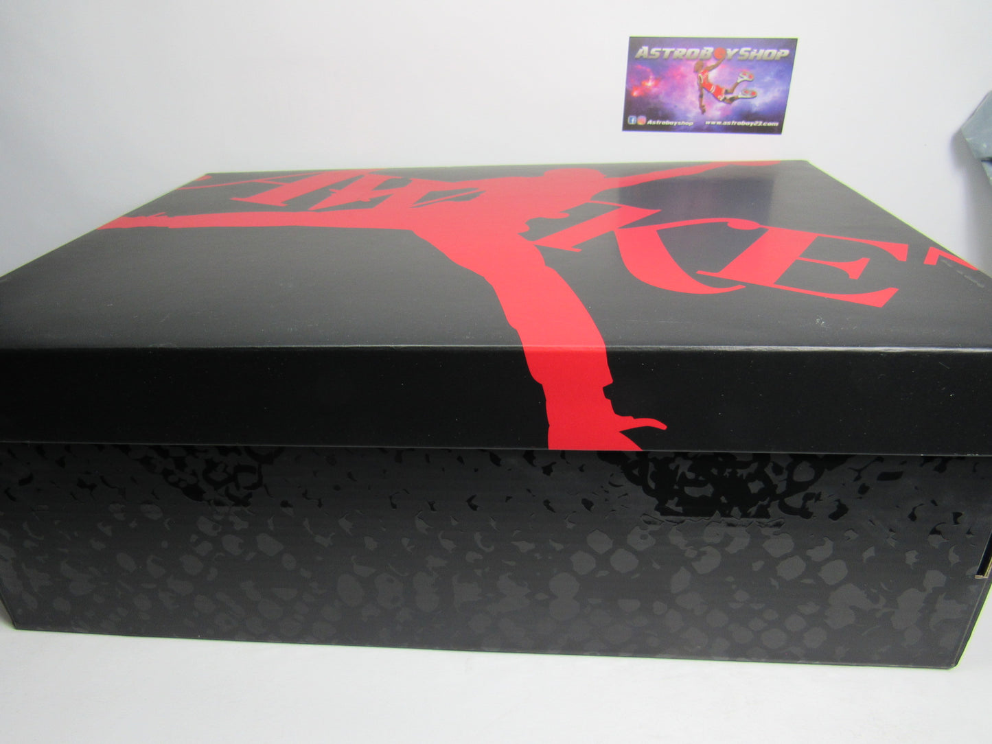 JORDAN AIR SHIP X AWAHE LIMITED EN CAJA