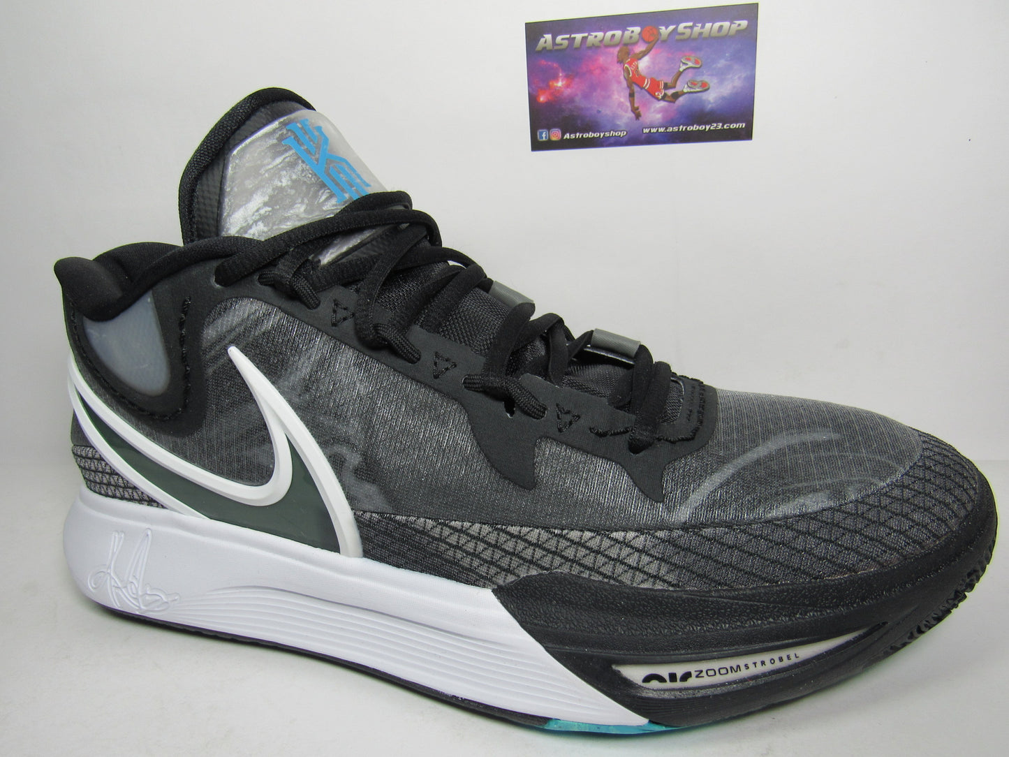 KYRIE IRVING 8 BLACK ORCA EN CAJA